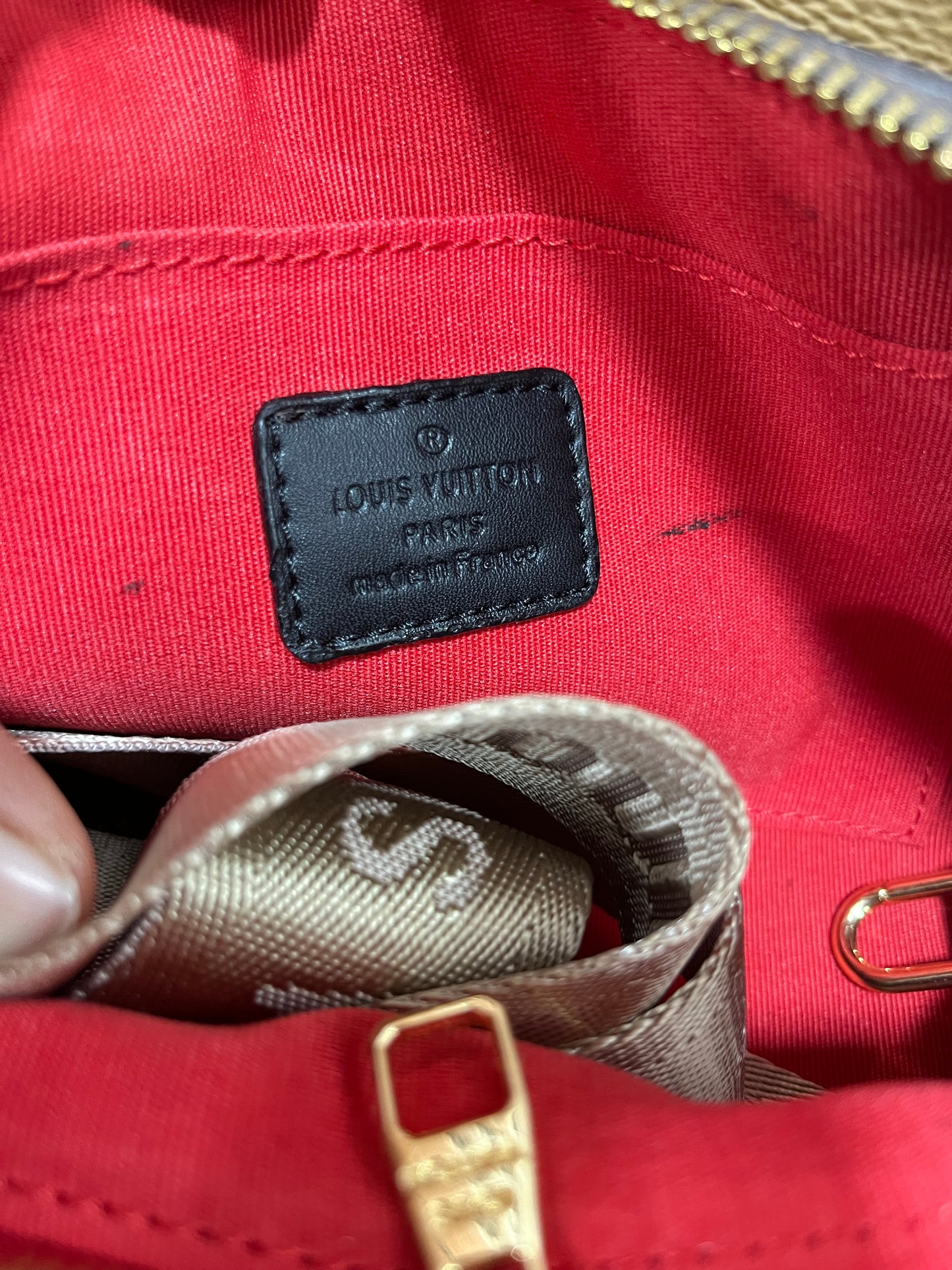Women (FC)LV OnTheGo East West Handbags
