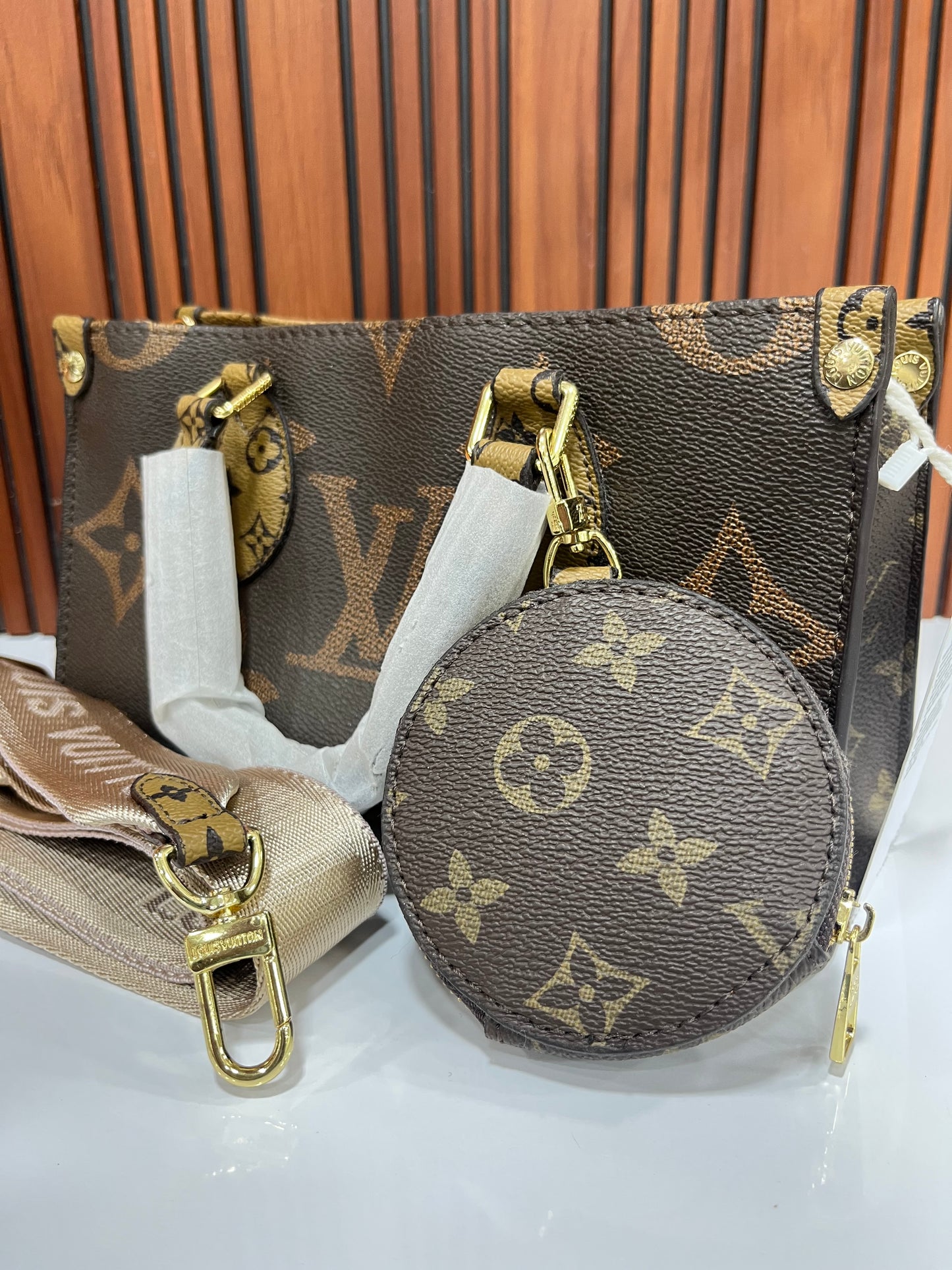 Women (FC)LV OnTheGo East West Handbags