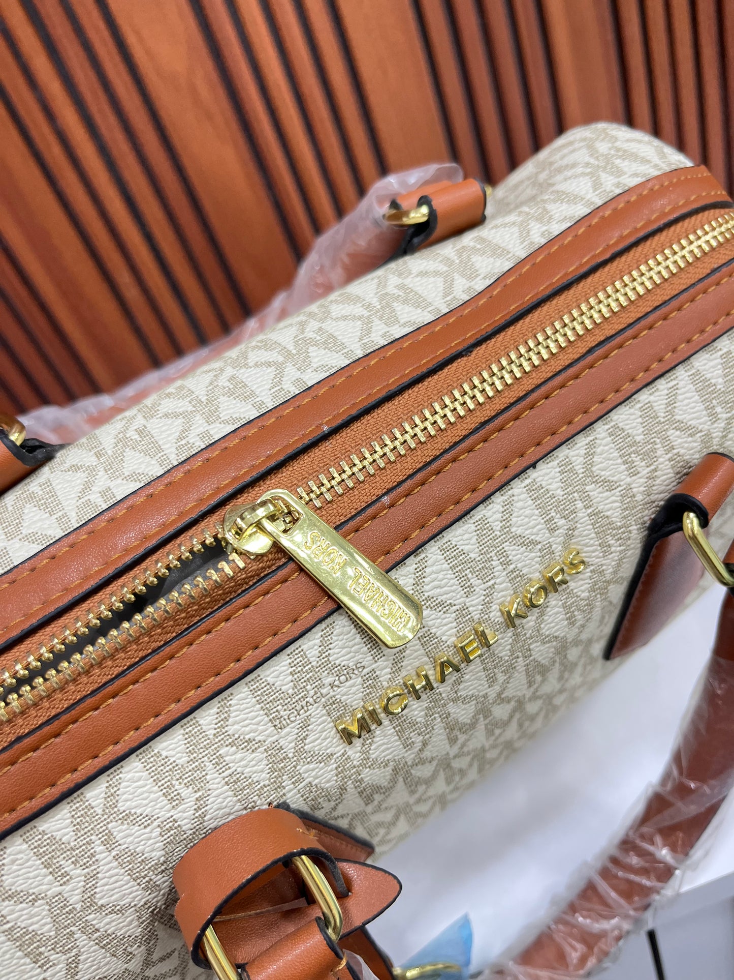 Michael Kors (FC) Small Duffel Satchel